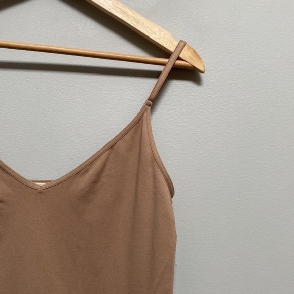 ❗️SOLD❗️Aritzia The Group by Babaton Clay Aerial Seamless Jumpsuit Size L - Picture 3 of 7